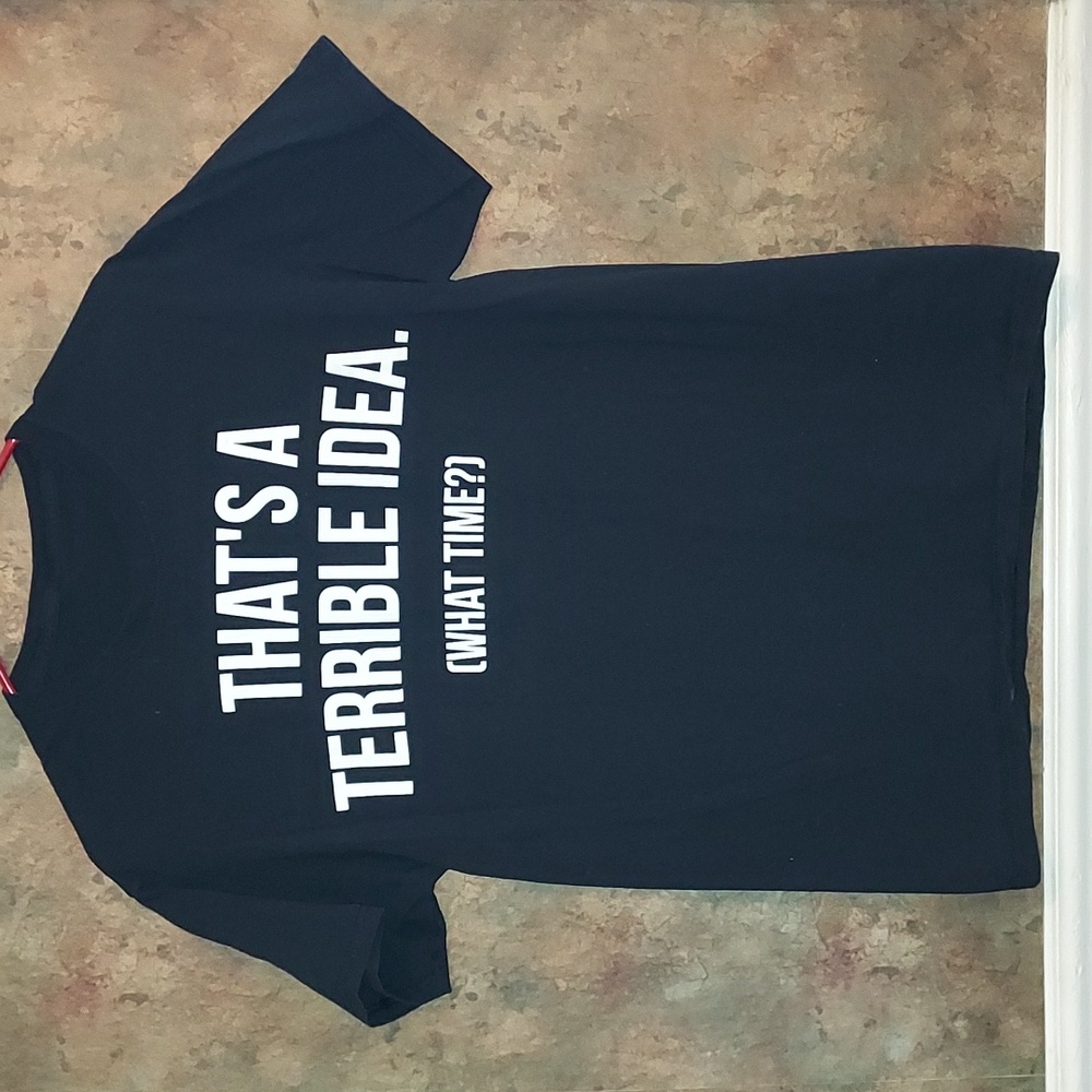 Men's Graphic Tee Size Medium